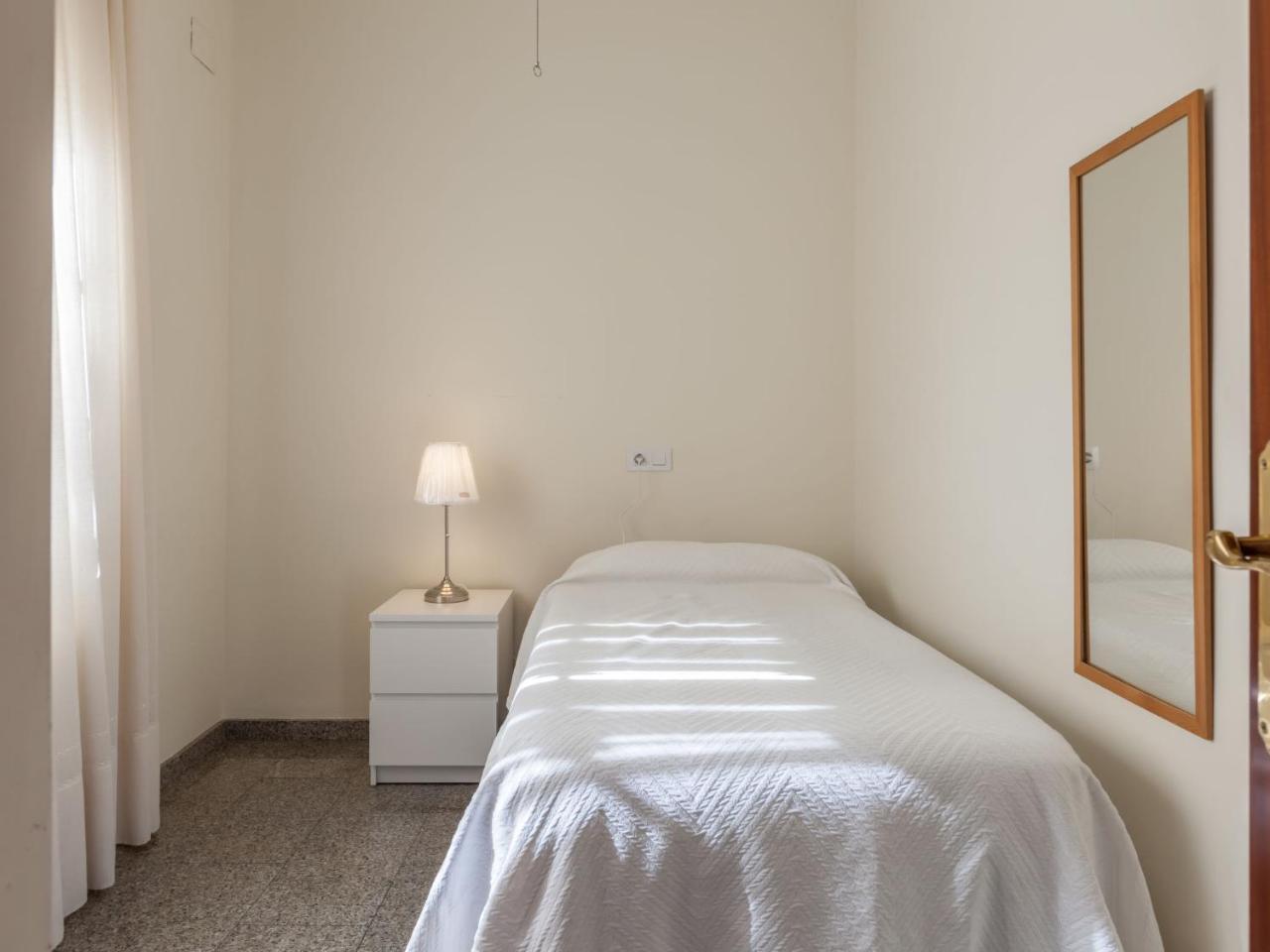 Holiday Nervion: Ciudad Jardin Hébergement de vacances *